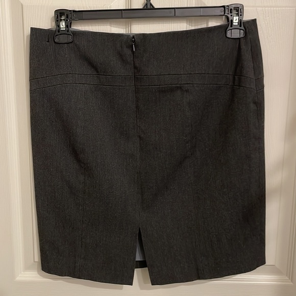 Express skirt size 10 gently used gray - Picture 2 of 11